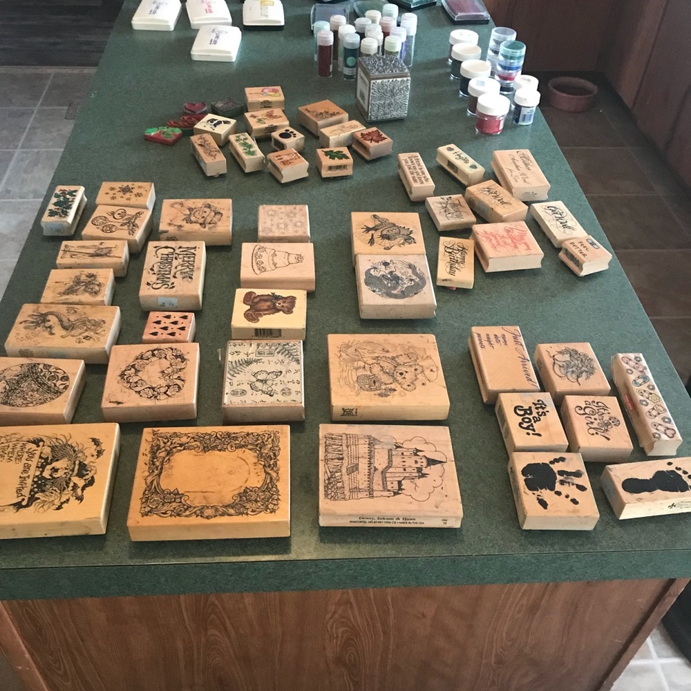Rubber stamping set